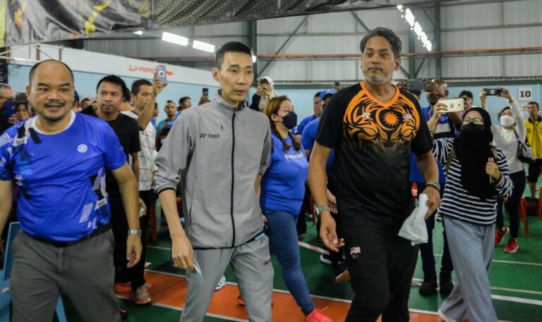 Chong Wei says welcomes support for badminton, regardless of politics after teaming up with Khairy for friendly match