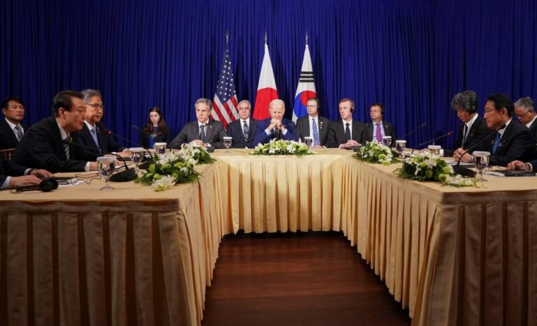 Biden discusses security pact, Taiwan Strait with Australian PM