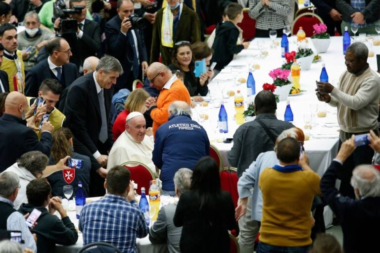 Pope hosts lunch for Rome’s poor and homeless