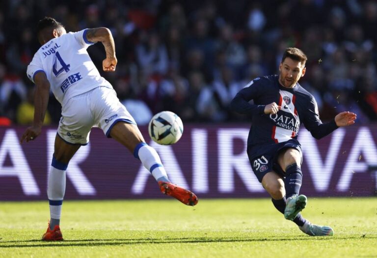 PSG beat Auxerre 5-0 in last match before World Cup