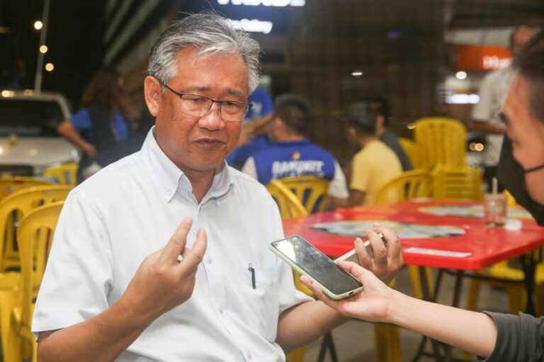 MCA’s GE15 ‘grand ceramah’ in Cheras draws fewer than 30 people, in person and online