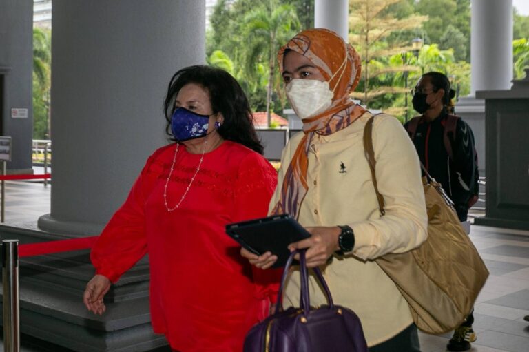 High Court rejects govt bid to forfeit luxe bags and bling taken from Najib, Rosmah in 2018 1MDB raid