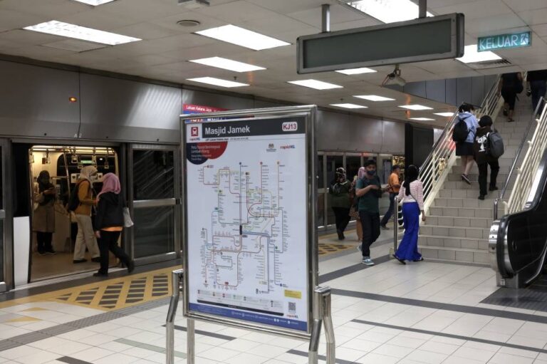 Rapid Rail: Kelana Jaya LRT line service stable despite hiccups at some stations