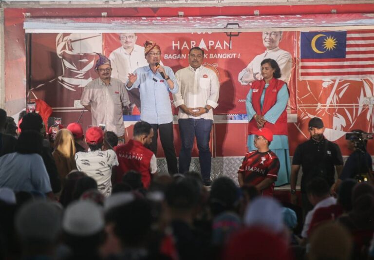 In Bagan Datuk, roaring welcome for Anwar an ill omen for Zahid
