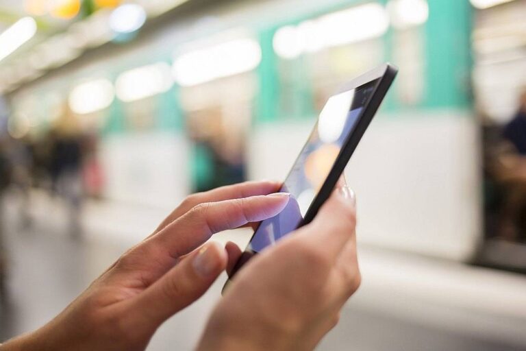 EC: Mobile phones not allowed in voting areas