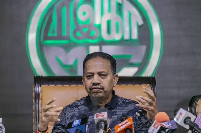 MIC chief breaks out Tamil songs to woo Sungai Siput, but doesn’t hit all the right notes