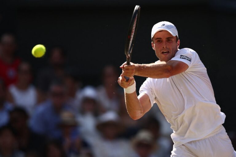 Fery storms into Wimbledon semis, sets up clash with French Open champ Zverev