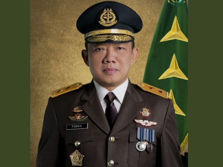 Indonesia’s anti-corruption prosecutor quits after police seize billions of rupiah in gold and cash