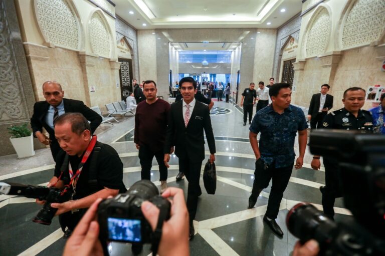 Crowds gather early as Syed Saddiq, family and fiancée await high‑stakes Federal Court ruling