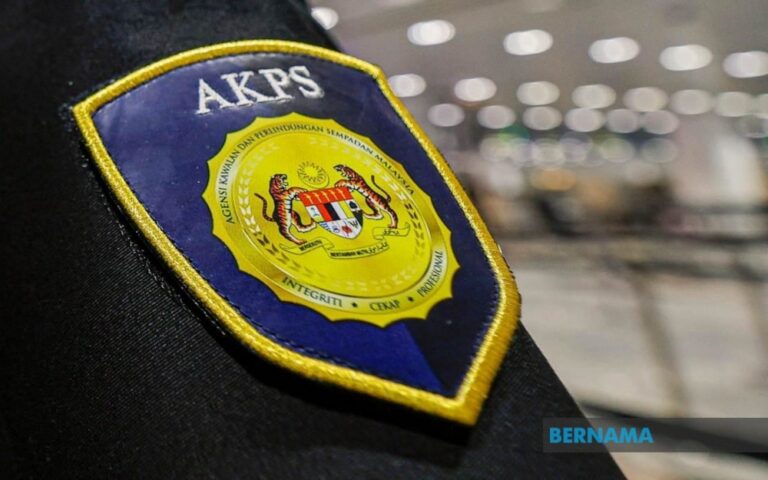 Malaysia’s border agency probes alleged RM100 payment to KLIA 2 officer via personal QR code