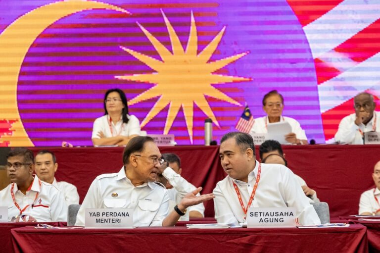 Anwar urges Melaka DAP to reconsider state govt exit, keep working until election