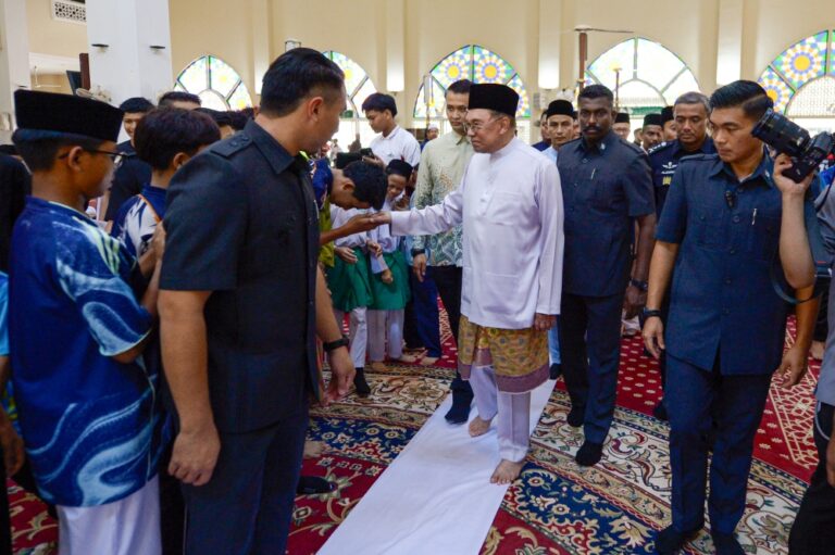 Malaysia records 5.8pc Q2 GDP growth, PM expresses gratitude after Friday prayers in Nilai