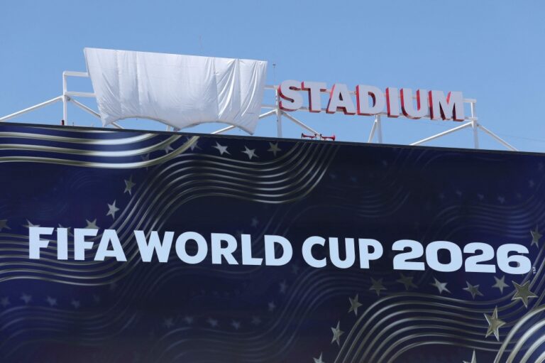 Argentina await Fifa decision over displaying World Cup Falklands banner
