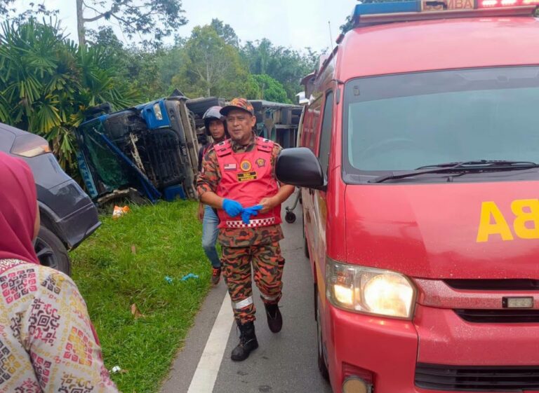 Trailer crash in Sik kills van driver, injures two including former Kedah assemblyman’s wife