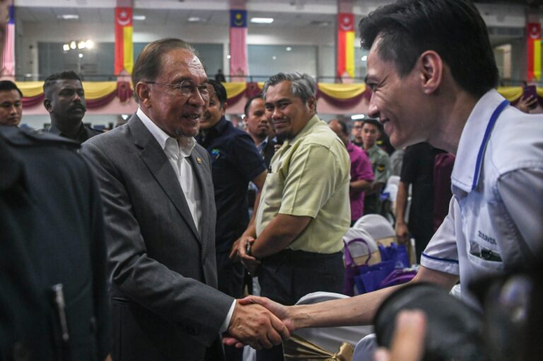 PM Anwar calls on immigration personnel to uphold integrity, reject corruption