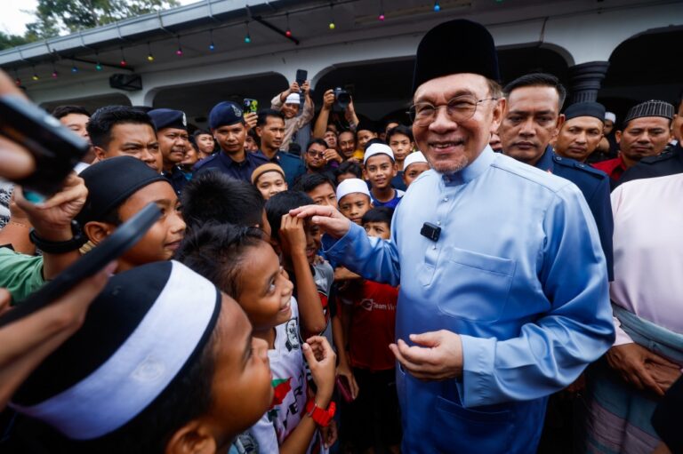 Anwar: Malaysian vessel cleared through Red Sea, due in Melaka early August