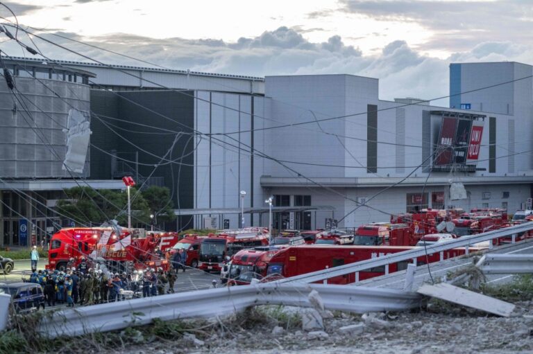Japan quake death toll rises to five as rescuers search for missing