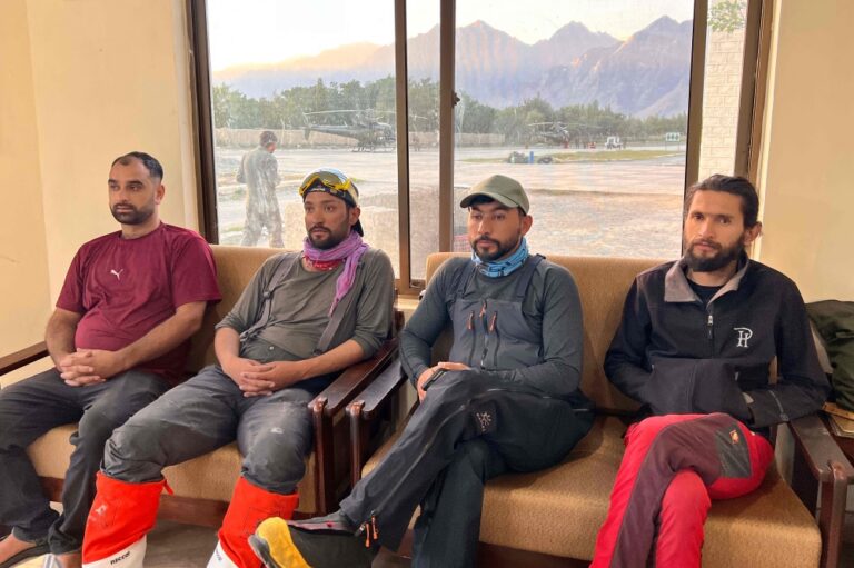 Pakistan teams resume search for six missing after Broad Peak avalanche kills four