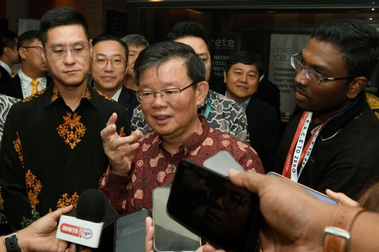 Chow Kon Yeow says Penang DAP takes no stance, leaves Cabinet exit motion to delegates