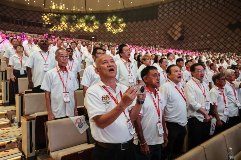 At DAP congress, most delegates back staying in Anwar govt, urge faster reforms
