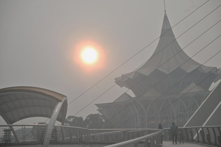 Sarawak haze fight hinges on suitable clouds, Uggah says seeding useless without them