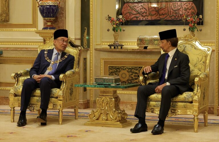 Sultan of Brunei confers highest family order award on Anwar