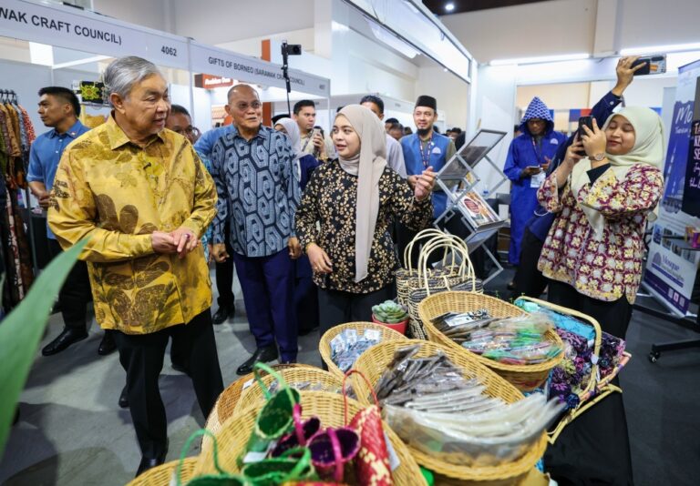 Zahid: Malaysia should build full ecosystem to lead global Muslim travel economy