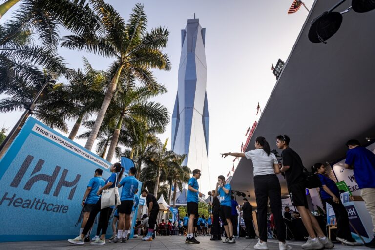 Record-breaking crowds storm Menara Merdeka 118 for IHH Sky Race