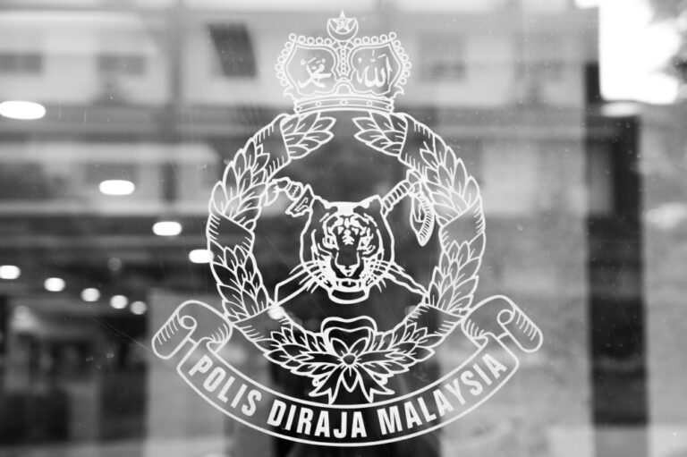 Police probe viral video of headscarves with incomplete Jalur Gemilang patterns in Subang Jaya