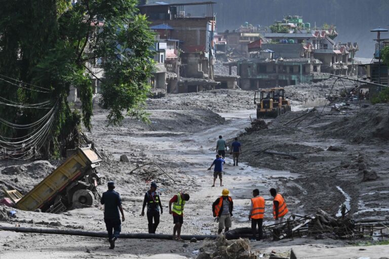 PM: Malaysia sends SMART team to locate missing citizens in Nepal, commits US$1m aid
