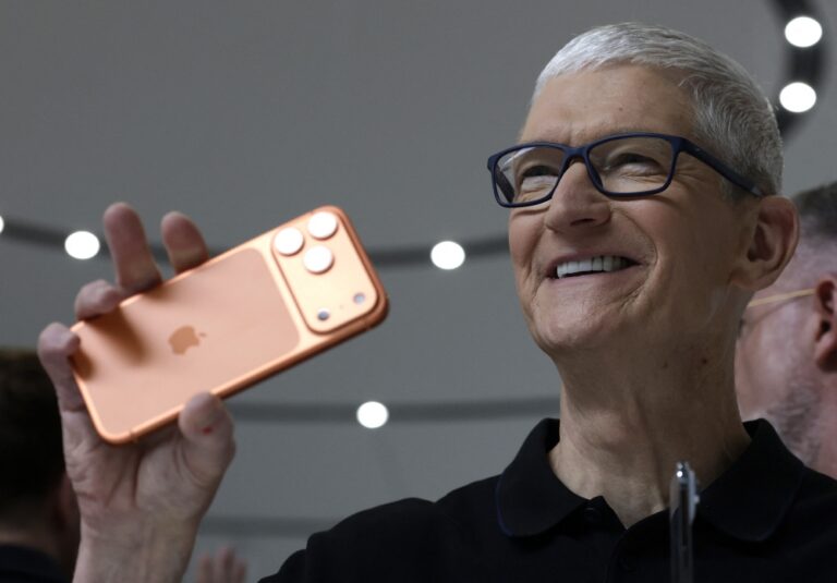 ‘Dent in the universe’: Tim Cook invokes Steve Jobs in farewell to Apple