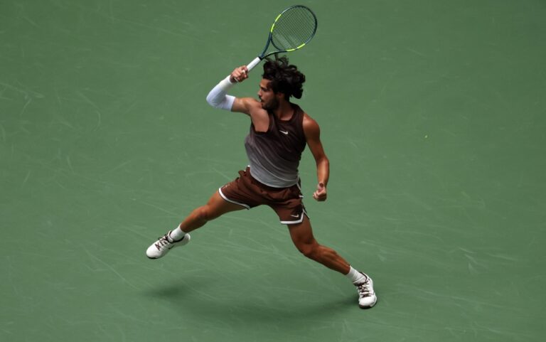 Alcaraz makes winning return at US Open, Sabalenka safely through
