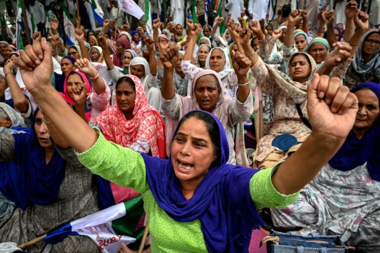 India’s top court drops criminal cases against protesters