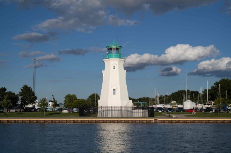 Hey Siri, what’s that big lake in Canada called now? After Google, Apple bows to Trump’s ‘Lake America’ decree