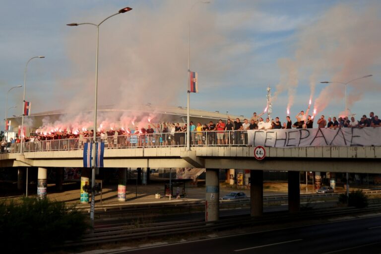 Hundreds hail ‘Butcher of Bosnia’ Ratko Mladic as a hero at Belgrade memorial