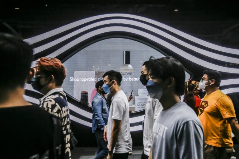 Selangor ready to distribute face masks in worst‑hit haze areas, with priority for vulnerable groups, says exco
