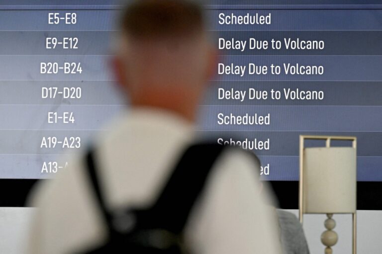 Jakarta and three other airports extend shutdown to 6pm after Anak Krakatau eruption disrupts travel