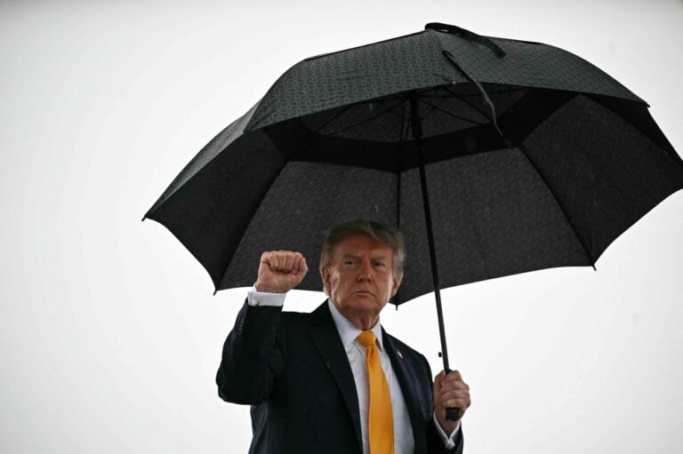 ‘Trumpapalooza’ puts Republican strategy to the test as president’s popularity sinks