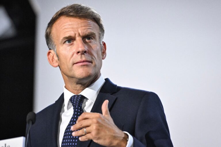 Macron asks von der Leyen for EU‑wide ban on social media access for under‑15s