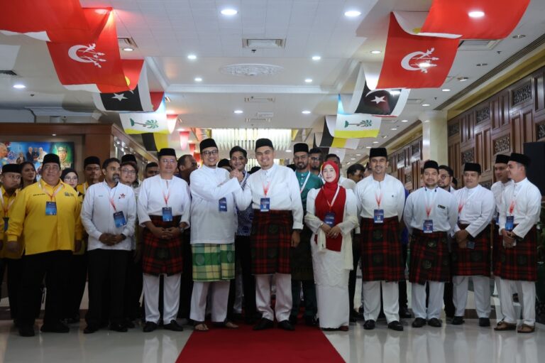 PAS at Umno assembly: Friendly visit or ‘preview’ of next election?
