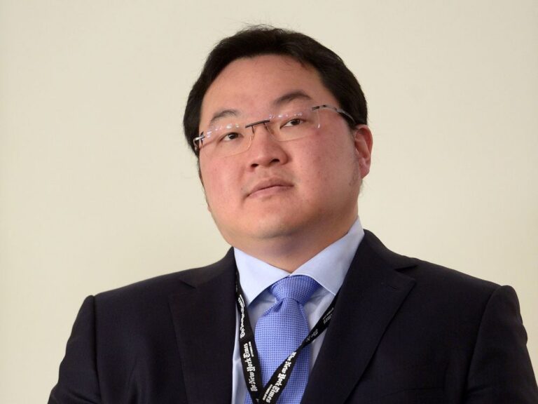 1MDB taskforce backs S$1b claim against DBS over Jho Low-linked accounts