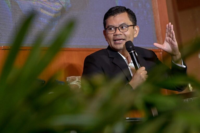 Economy minister says Malaysia to deepen renewable energy, connectivity ties with Indonesia, Thailand