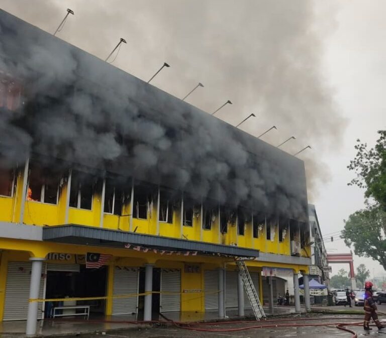 Early morning blaze guts first floor of Kuching retail chain, no injuries reported
