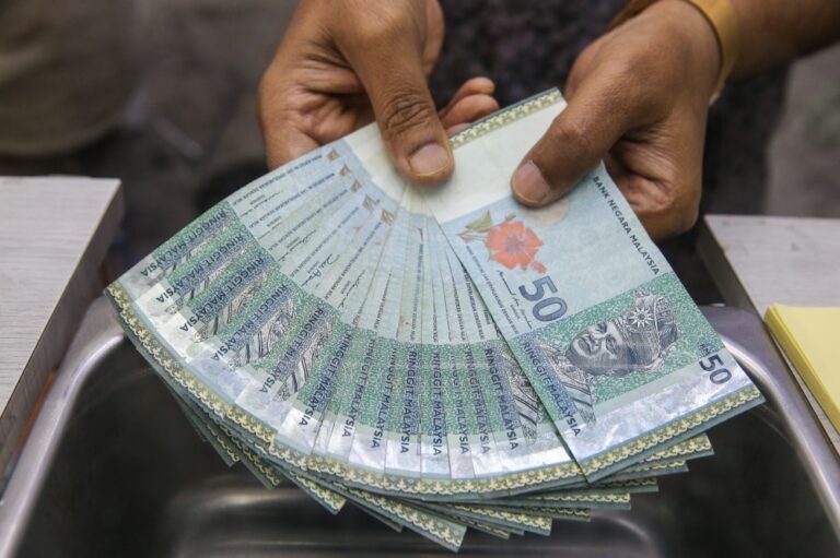 Ringgit slides against euro, yen and pound as greenback gains momentum