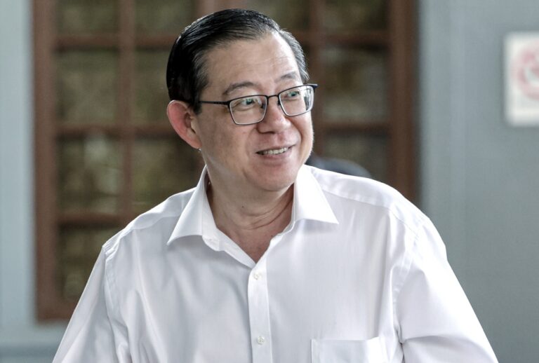 Papagomo fails to stay RM280,000 defamation payout to Lim Guan Eng, son
