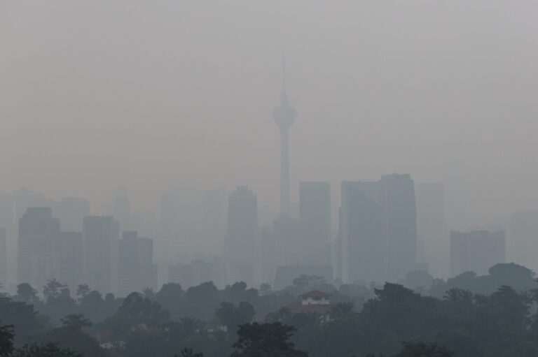 Haze update: 35 areas now with ‘Unhealthy’ API, Selangor’s Johan Setia tops 193