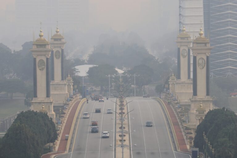 DPM Zahid: Malaysia gets Indonesia’s green light to help battle Kalimantan fires behind haze