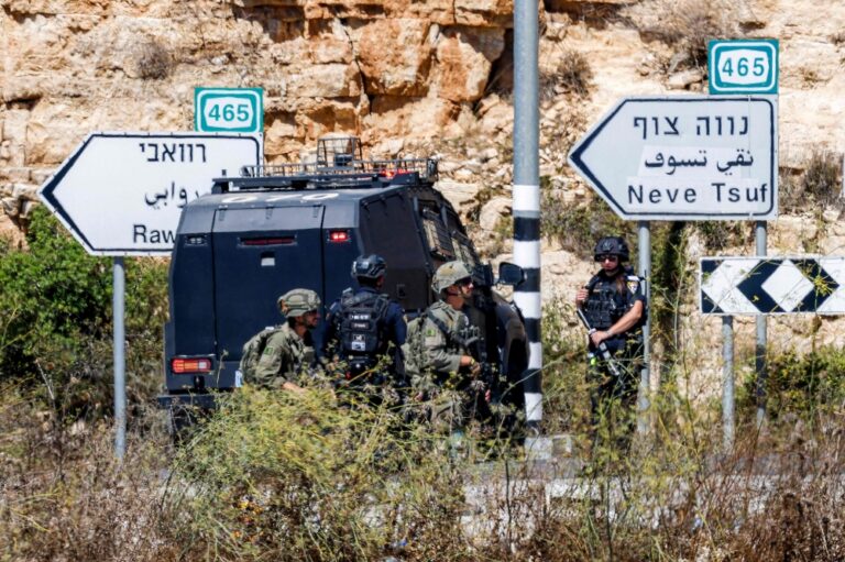 Israeli army shuts checkpoints, blocks 104 teachers, disrupting schooling for 1,100 West Bank students
