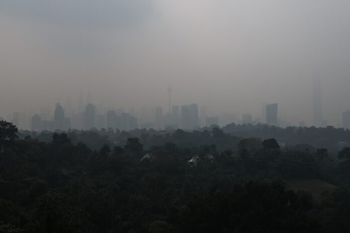 Haze update: 21 areas across Malaysia at ‘Unhealthy’ pollution levels