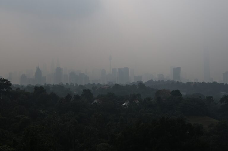 Haze update: 21 areas across Malaysia at ‘Unhealthy’ pollution levels